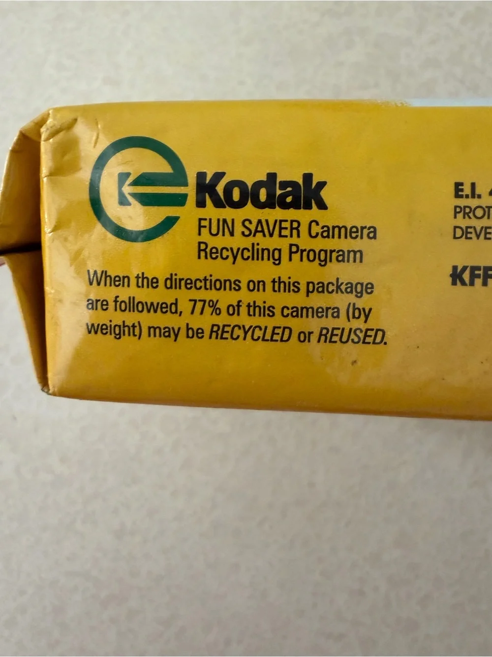 Kodak FunSaver 35 Flash Camera 27 Exposure Exp. 4/2004 - Sealed